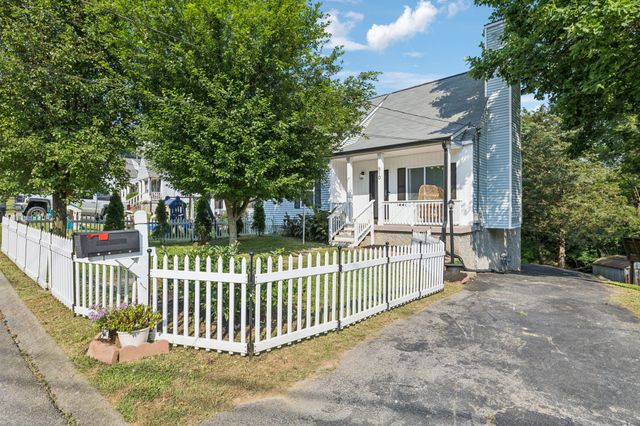 510 Hidden Hill Dr, Hermitage, TN 37076