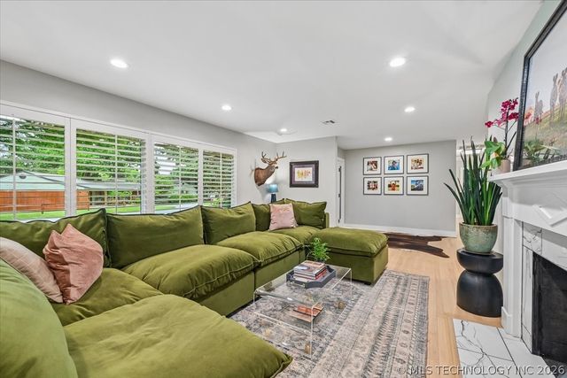 3714 S Florence Place, Tulsa, OK 74105