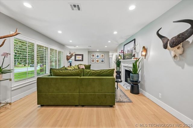 3714 S Florence Place, Tulsa, OK 74105