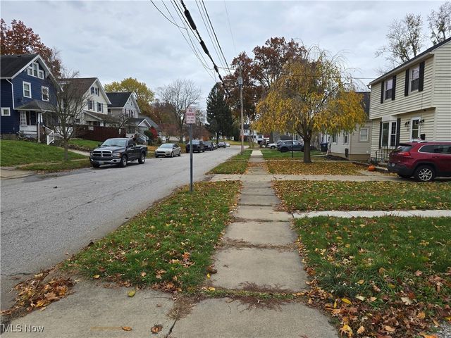 1864 17th Street, Cuyahoga Falls, OH 44221