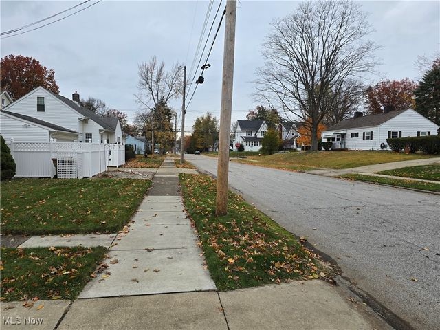 1864 17th Street, Cuyahoga Falls, OH 44221