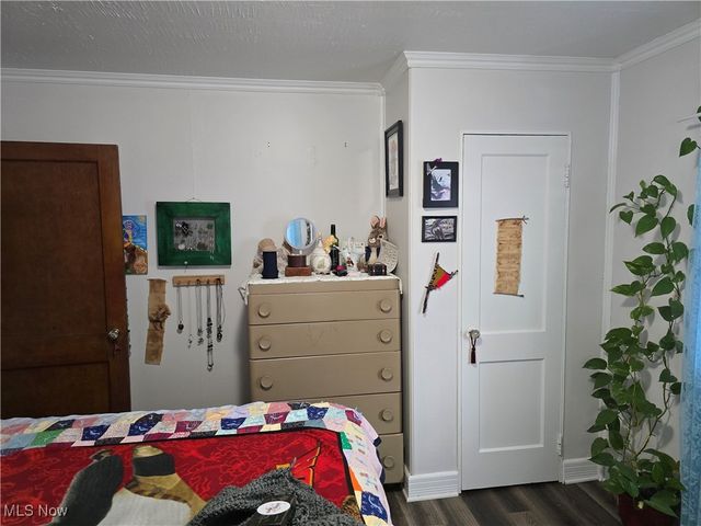 1864 17th Street, Cuyahoga Falls, OH 44221