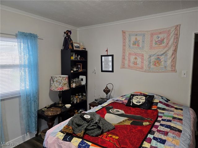 1864 17th Street, Cuyahoga Falls, OH 44221