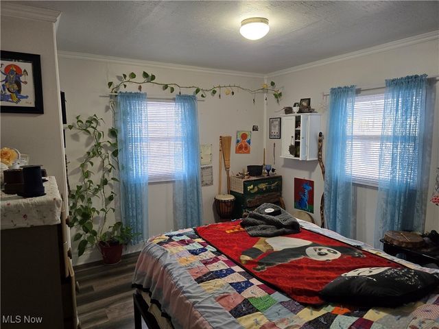 1864 17th Street, Cuyahoga Falls, OH 44221