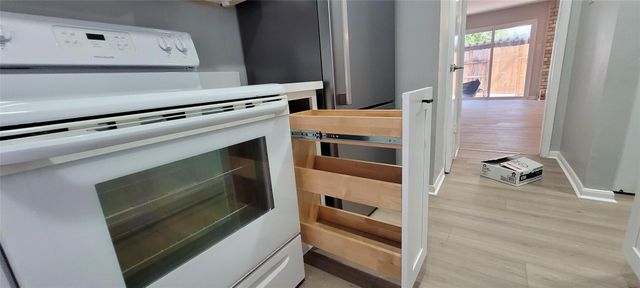 6374 Creekbend Drive, Houston, TX 77096