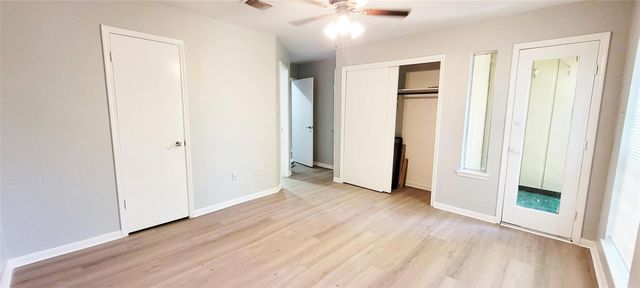 6374 Creekbend Drive, Houston, TX 77096