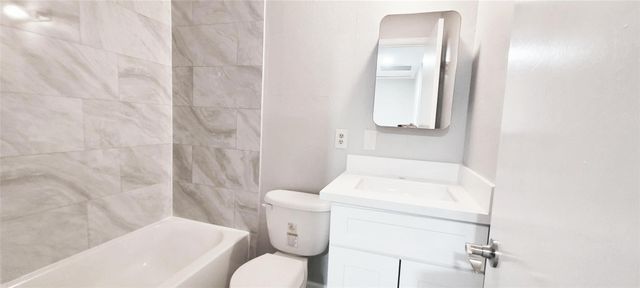 6374 Creekbend Drive, Houston, TX 77096