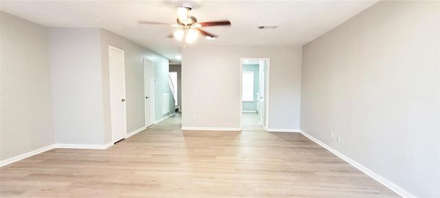 6374 Creekbend Drive, Houston, TX 77096