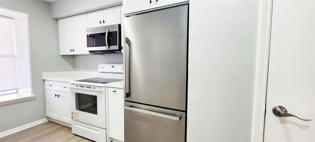 6374 Creekbend Drive, Houston, TX 77096