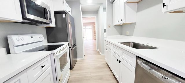 6374 Creekbend Drive, Houston, TX 77096