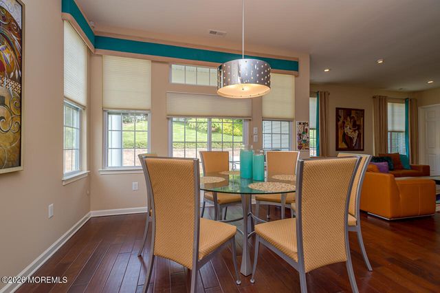 19 Troon Court, Monroe, NJ 08831