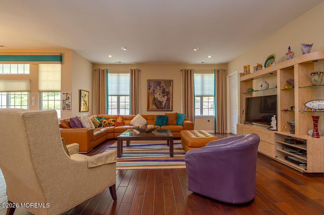 19 Troon Court, Monroe, NJ 08831