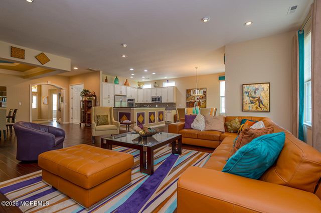 19 Troon Court, Monroe, NJ 08831