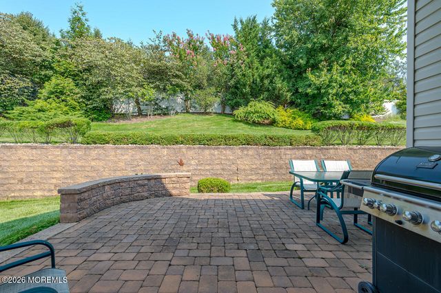 19 Troon Court, Monroe, NJ 08831