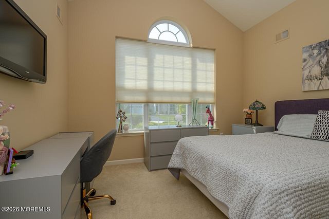 19 Troon Court, Monroe, NJ 08831
