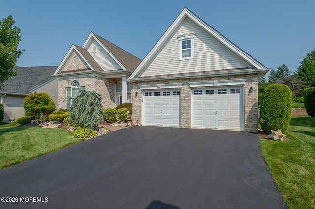 19 Troon Court, Monroe, NJ 08831