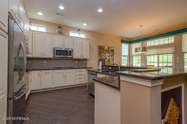 19 Troon Court, Monroe, NJ 08831