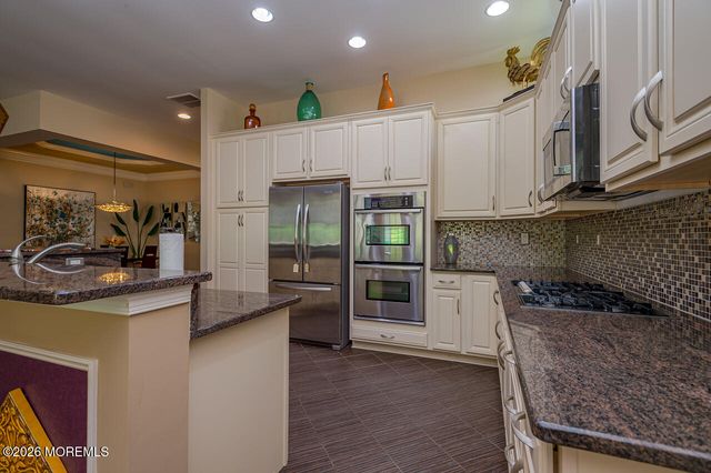 19 Troon Court, Monroe, NJ 08831