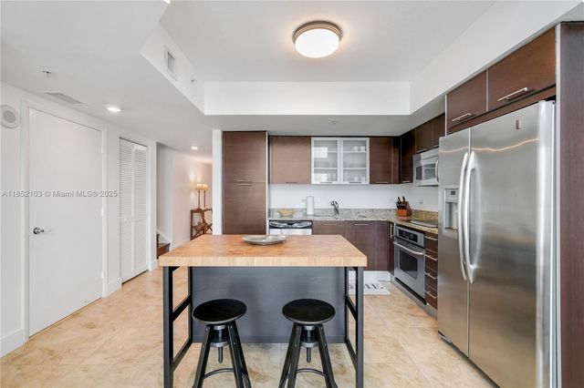 41 SE 5th St 1607, Miami, FL 33131