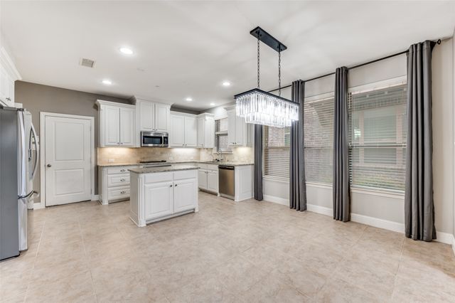 4646 Rhett Lane F, Carrollton, TX 75010