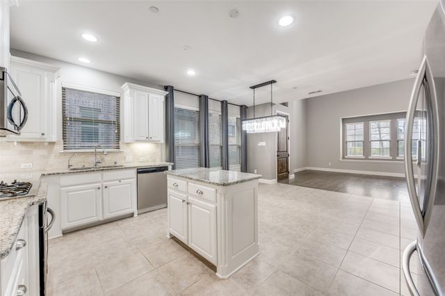 4646 Rhett Lane F, Carrollton, TX 75010