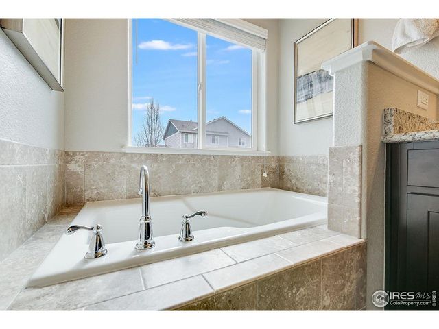 1882 La Salle Dr, Loveland, CO 80538