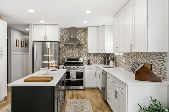 3533 E COUNTRY MANOR RD, Cottonwood Heights, UT 84121