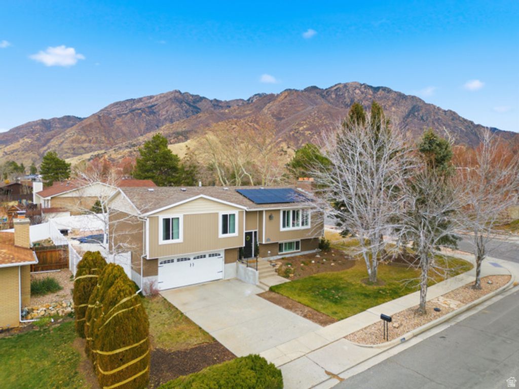 3533 E COUNTRY MANOR RD, Cottonwood Heights, UT 84121