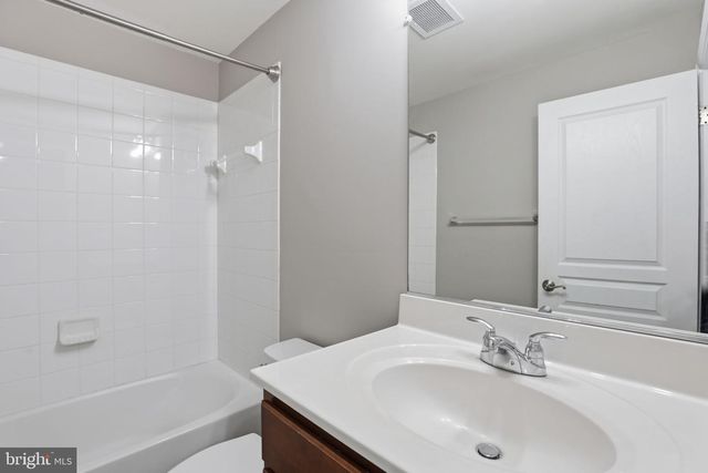 14814 MASON CREEK CIR, Woodbridge, VA 22191