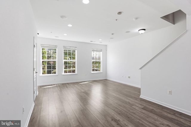 14814 MASON CREEK CIR, Woodbridge, VA 22191