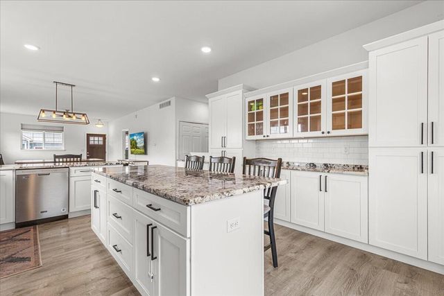 1821 Farm View DRIVE, Grafton, WI 53024