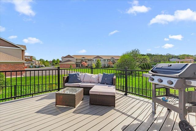 1821 Farm View DRIVE, Grafton, WI 53024