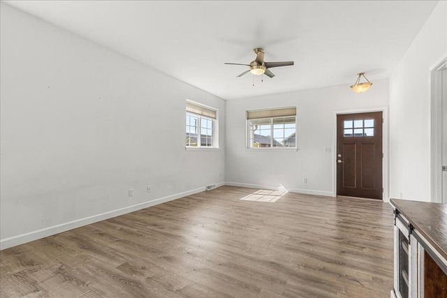 1821 Farm View DRIVE, Grafton, WI 53024