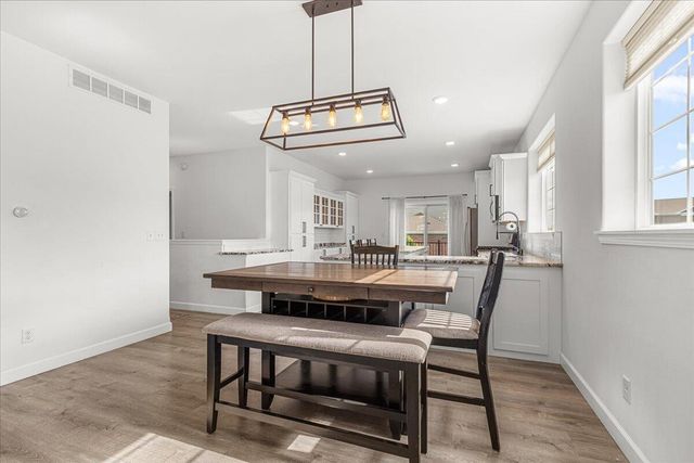 1821 Farm View DRIVE, Grafton, WI 53024