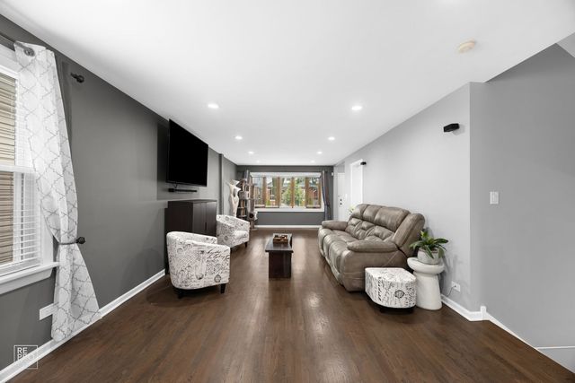 5811 W Patterson Avenue, Chicago, IL 60634