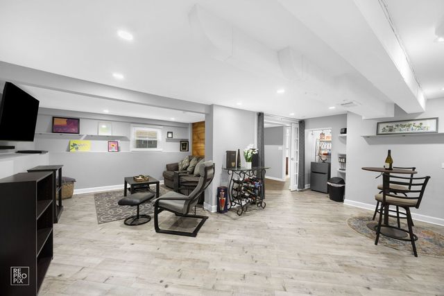 5811 W Patterson Avenue, Chicago, IL 60634