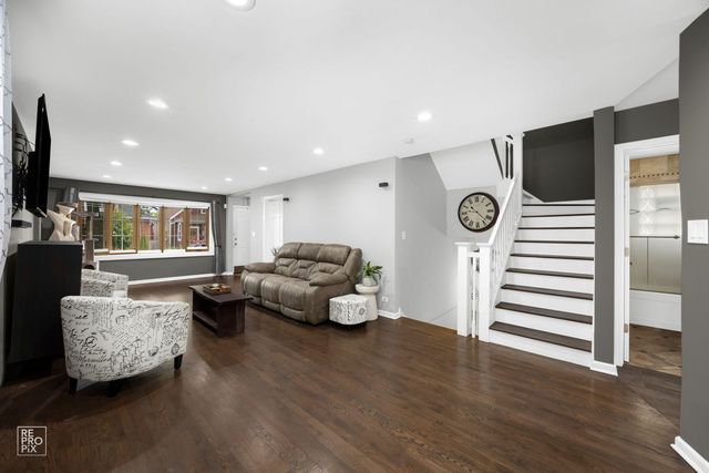 5811 W Patterson Avenue, Chicago, IL 60634
