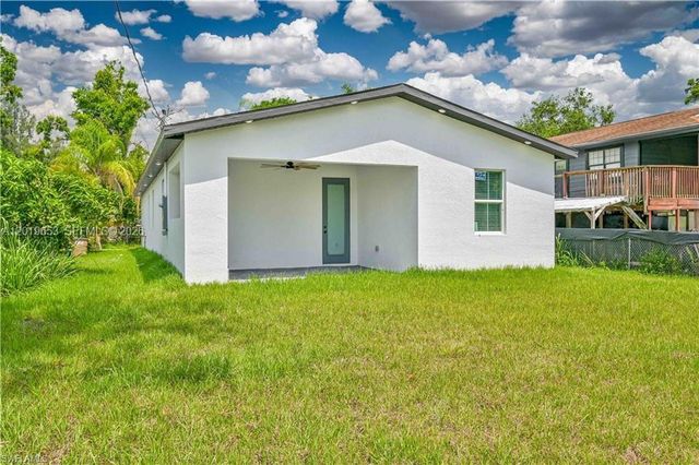 2223 Carver Avenue, Fort Myers, FL 33916