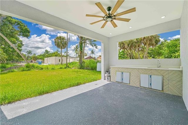 2223 Carver Avenue, Fort Myers, FL 33916