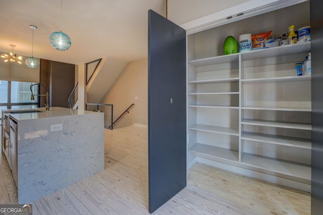 1250 Breuer Mews NW, Atlanta, GA 30318