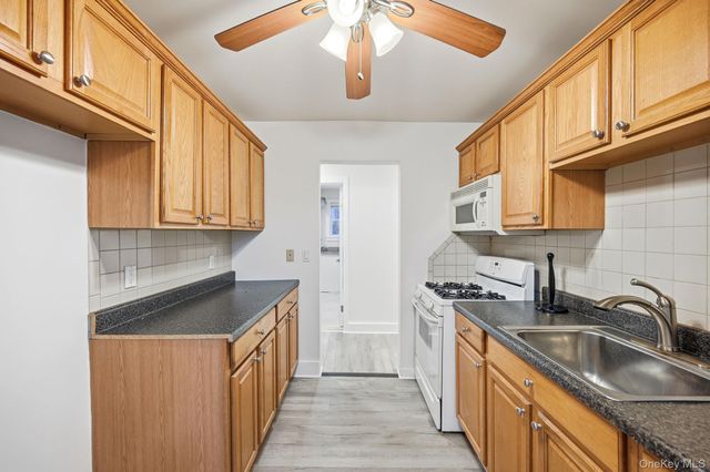 359 Orangeburg Road 2, Pearl River, NY 10965