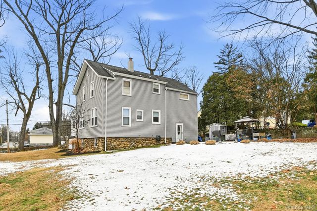 359 Orangeburg Road 2, Pearl River, NY 10965