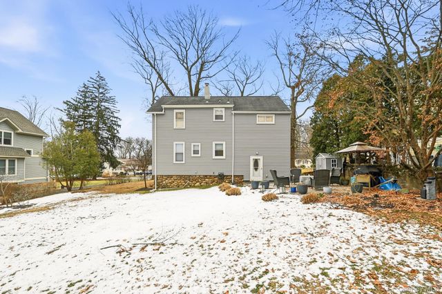359 Orangeburg Road 2, Pearl River, NY 10965