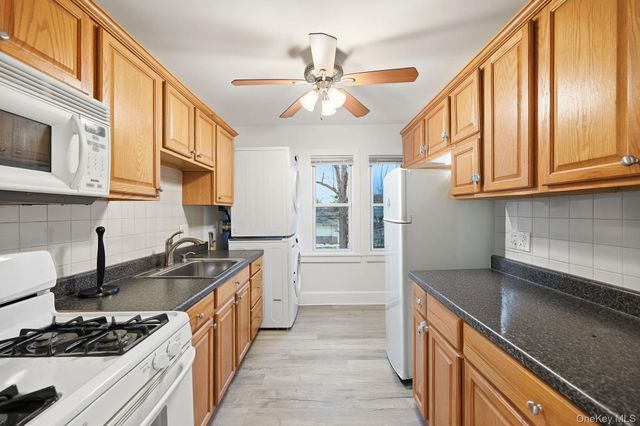 359 Orangeburg Road 2, Pearl River, NY 10965