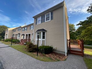 22 Charles St 1, Douglas, MA 01516
