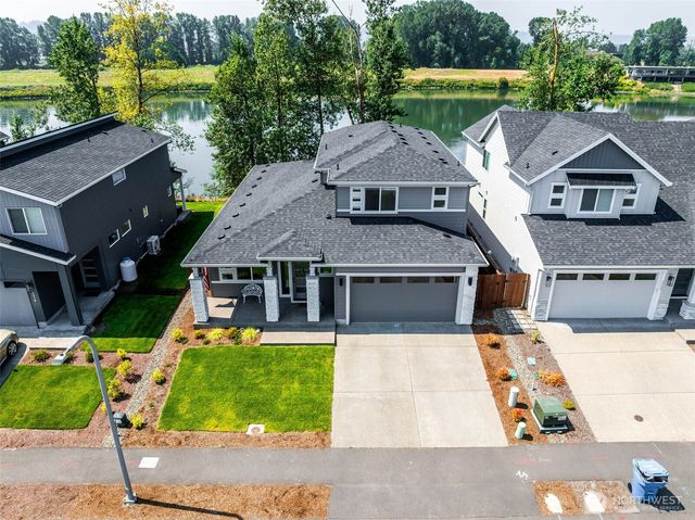 2012 Fairway Drive, Kelso, WA 98626