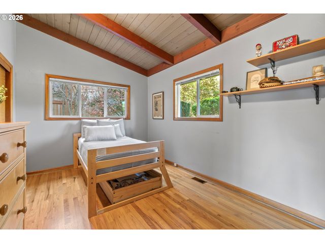 7310 Se CLAY St, Portland, OR 97215