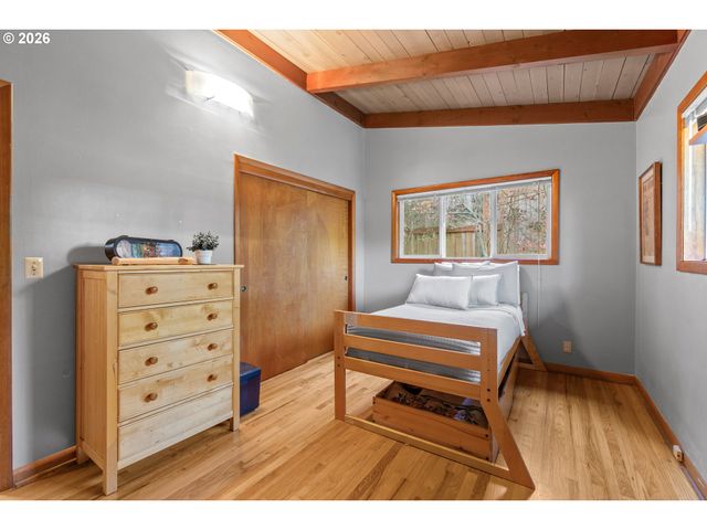 7310 Se CLAY St, Portland, OR 97215