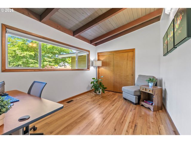 7310 Se CLAY St, Portland, OR 97215
