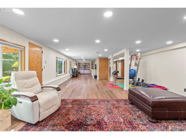 7310 Se CLAY St, Portland, OR 97215
